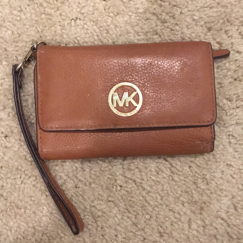 Brown Micheal Kors wristlet